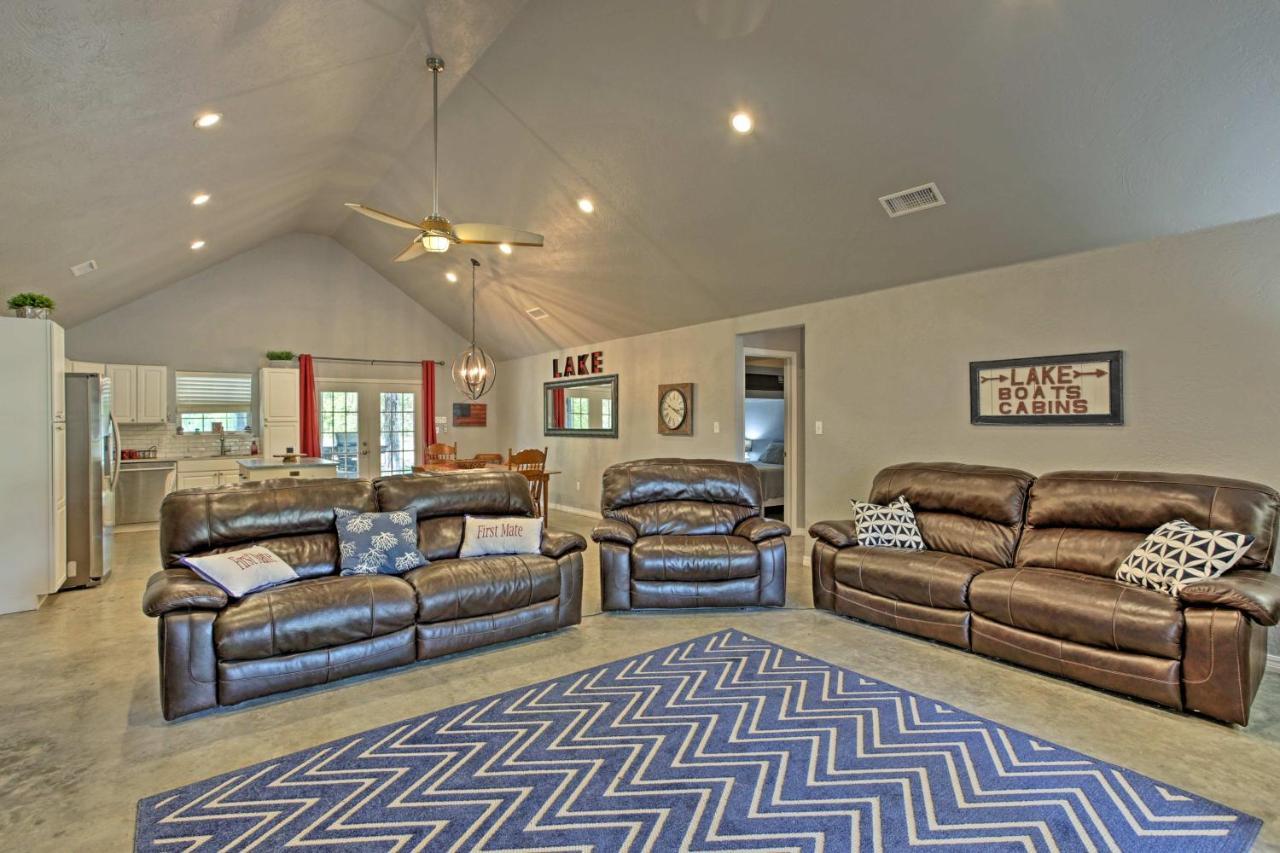 Modern Retreat With Gas Grill - Walk To Lake Texoma! Kingston Luaran gambar