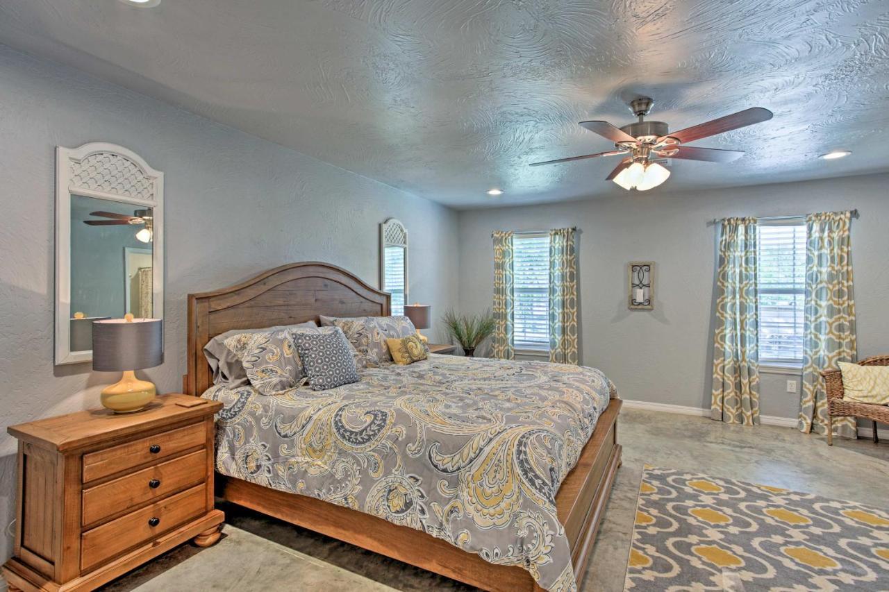 Modern Retreat With Gas Grill - Walk To Lake Texoma! Kingston Luaran gambar