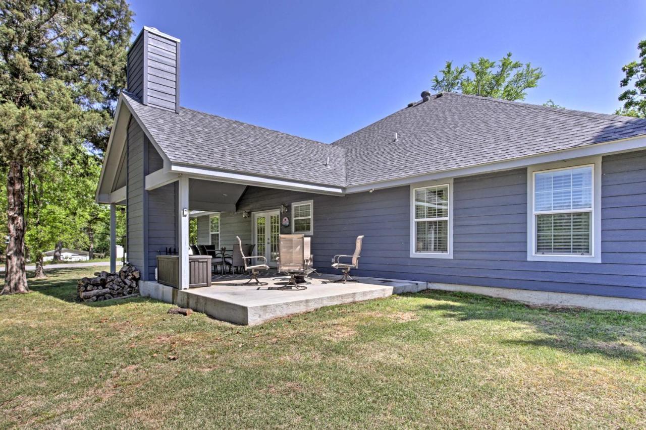 Modern Retreat With Gas Grill - Walk To Lake Texoma! Kingston Luaran gambar