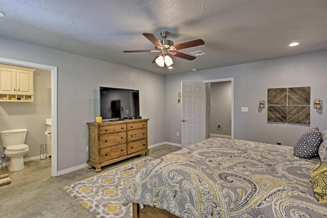 Modern Retreat With Gas Grill - Walk To Lake Texoma! Kingston Luaran gambar